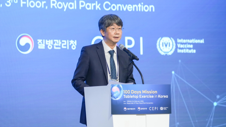 관계부처 합동 도상 훈련에 참석하여 인사말을 하고 있는 질병관리청 임승관 청장